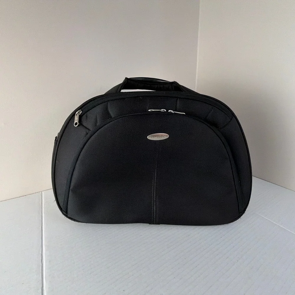 Samsonite Travel Boarding Bag Black Medium Size with Adjustable Strap